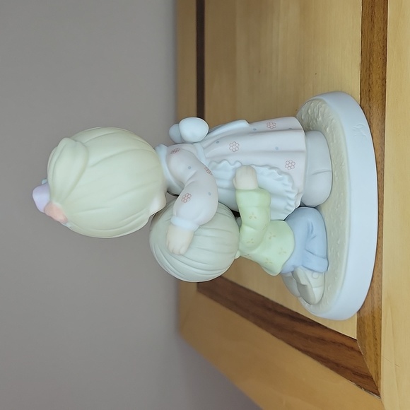 2001 Precious Moments "Healing Begins With Forgiveness" Figurine - Picture 3 of 8